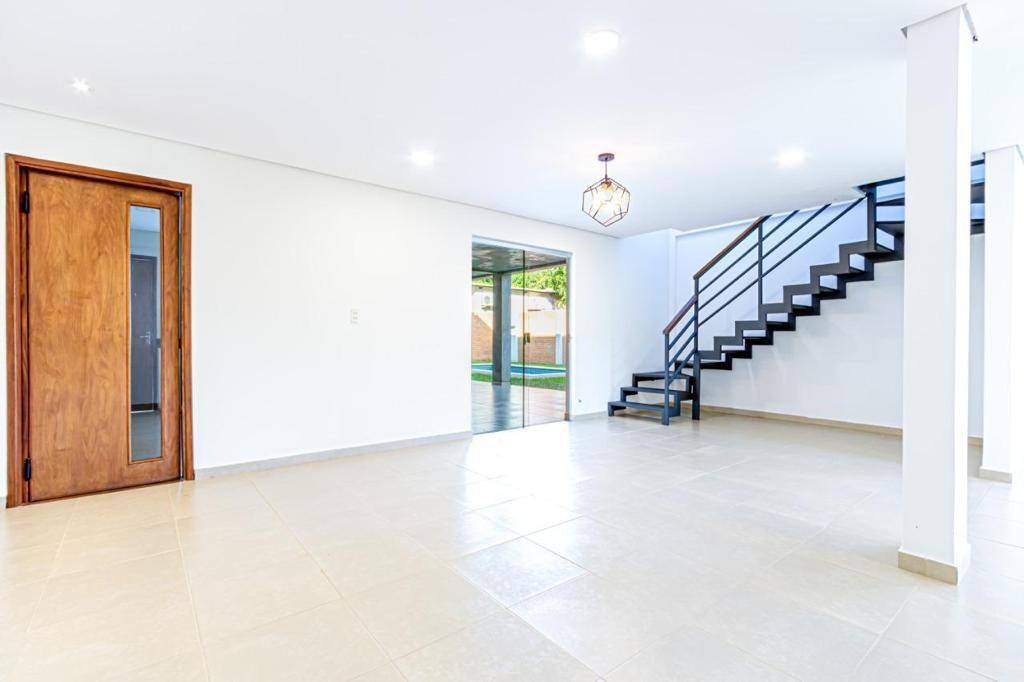 Alquilo Casa de 3 dormitorios Barrio Loma Merlo — foto 2