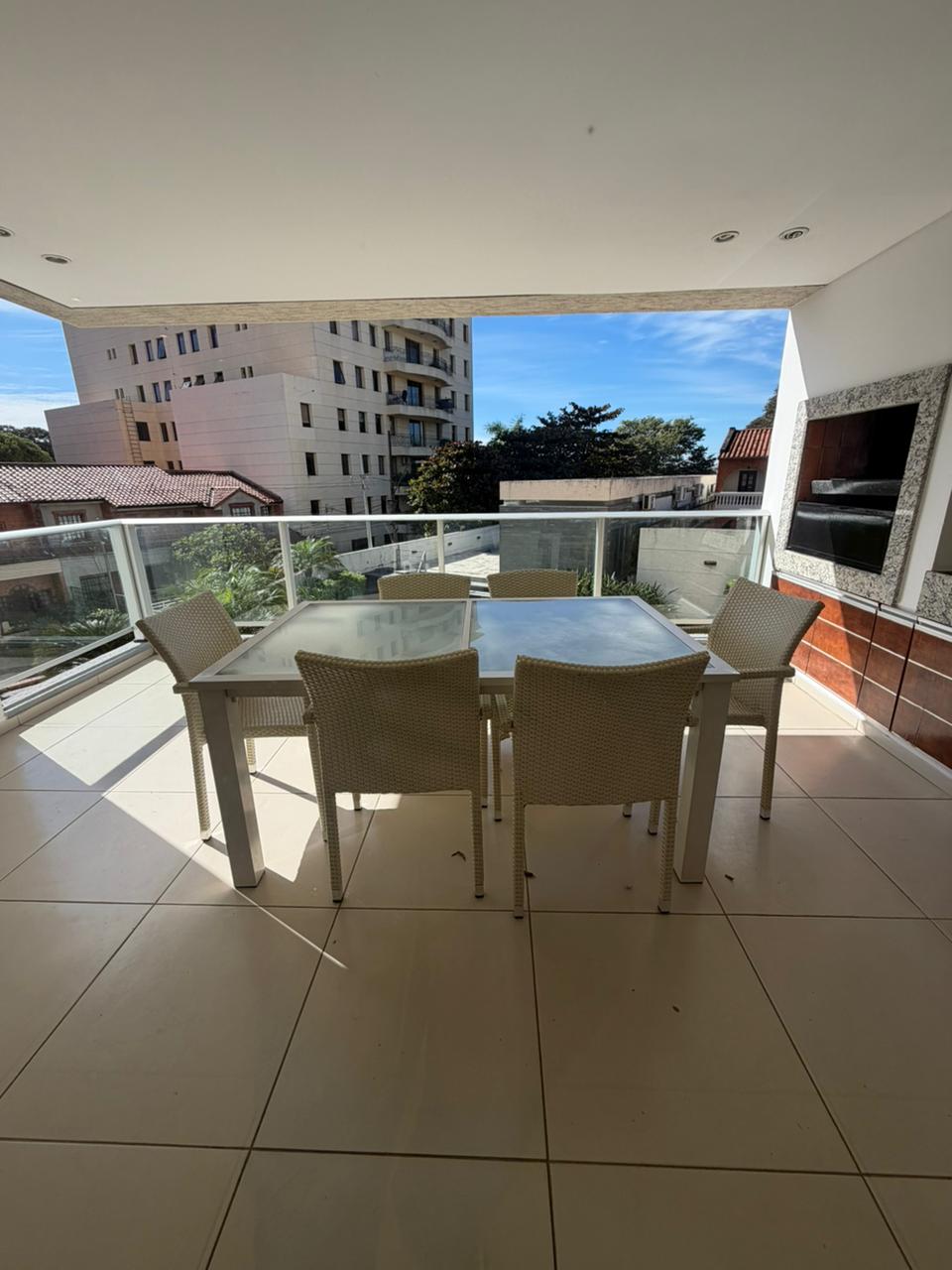 Alquilo amplio Departamento de 3 Dormitorios | Barrio Mariscal López — foto 3