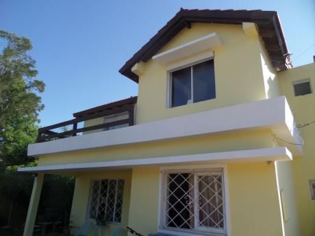 Solida Casa En Parque De Solymar