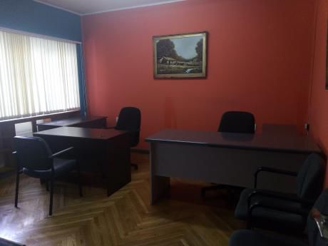 Inmueble De 2 Plantas Para Oficina En Alquiler