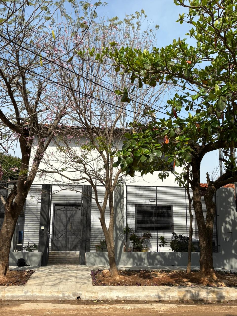 Casa En Venta En Mariano Roque Alonso — foto 2