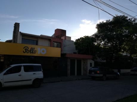Casa En Venta Con área Comercial