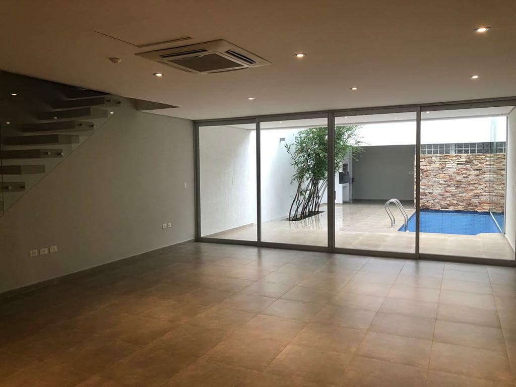 HERMOSO Y MODERNO TRIPLEX EN MBURUCUYA — foto 3