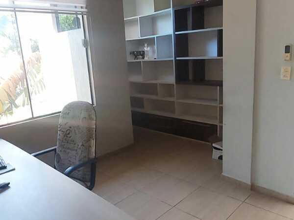 ALQUILO LUJOSA Y AMPLIA RESIDENCIA SEMI AMOBLADA — foto 3