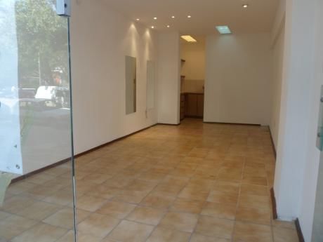 Local Comercial Pocitos.-