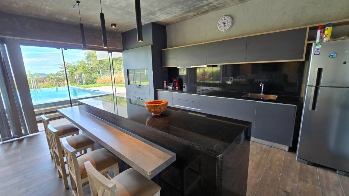 EN VENTA RESIDENCIA CON VISTA AL LAGO EN LA SUIZA - SAN BERNARDINO — foto 3