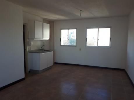 Mono Ambiente Piso Alto Despejado Con Garaje Y Portería