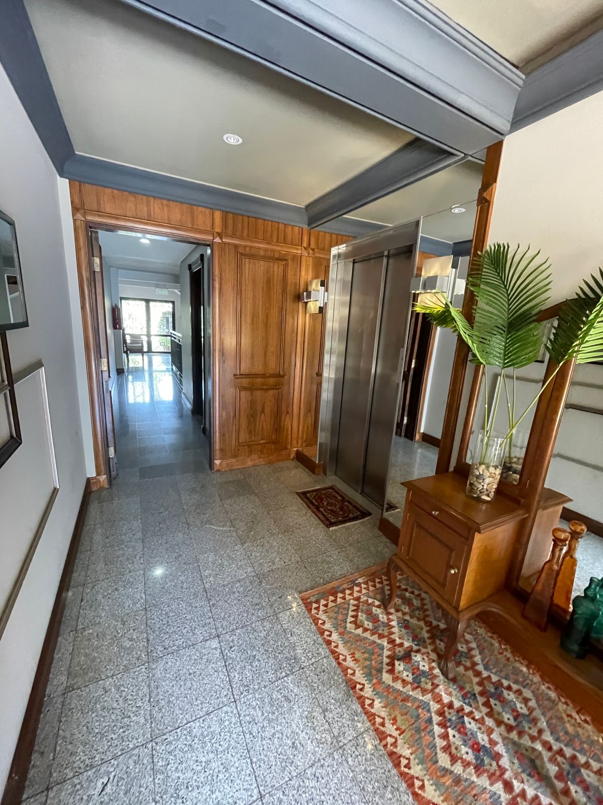 Aquilo Amplio Depto de 3 habitaciones Con O Sin Muebles. Mcal Estigarribia — foto 2