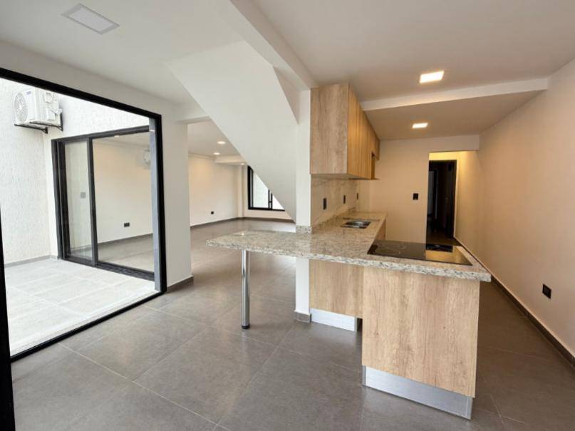 Alquilo Dúplex minimalista en Laurelty Luque — foto 3