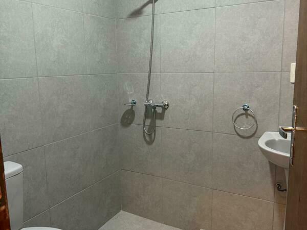 ALQUILO CASA AMOBLADA, EN FERNANDO DE LA MORA ZONA NORTE — foto 3