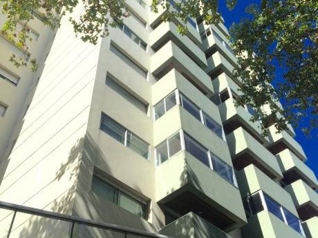 Orden De Vender! Consultorio U Oficina En Bvarartigas Y Av Rivera