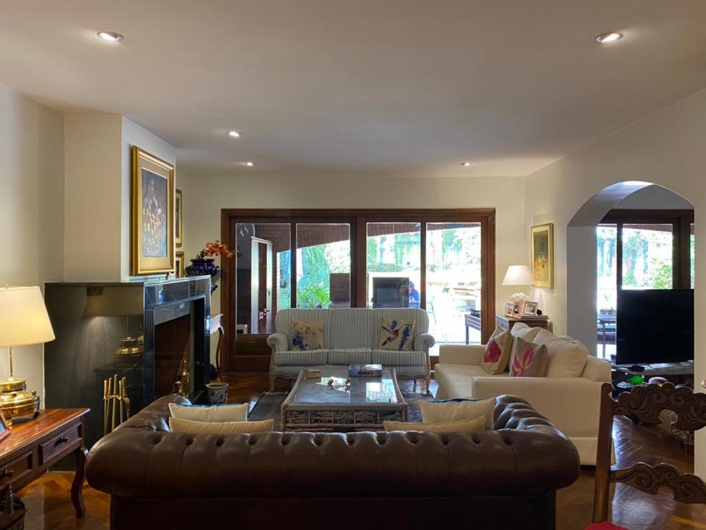 VENDO IMPONENTE CASA EN BARRIO CARMELITAS 4 HABITACIONES — foto 3