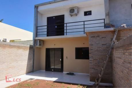 Duplex A Estrenar En Lambare, Barrio Kennedy