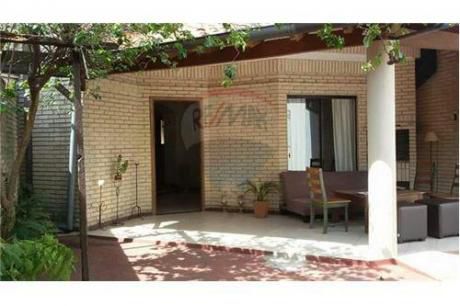 Duplex En Mburucuya Con Excelente Ubicación