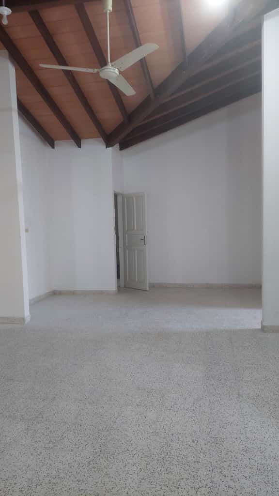 ALQUILO AMPLIO DEPARTAMENTO EN SAN LORENZO DE 4 HABITACIONES — foto 3