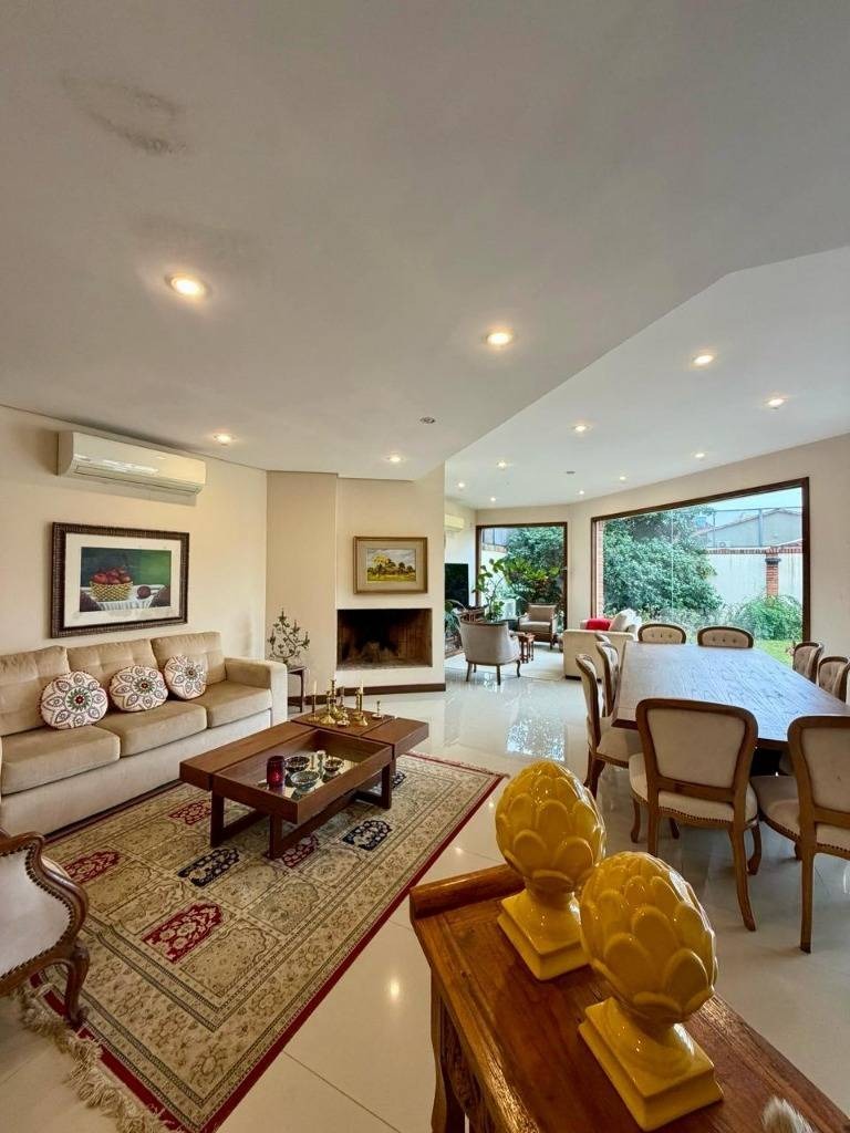CASA EN ALQUILER — 4 DORMITORIOS EN SUITE EN BARRIO VILLA AURELIA — foto 3