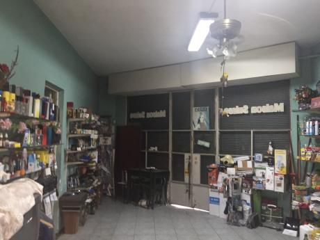Casa Esquina Con Local Comercial Al Frente