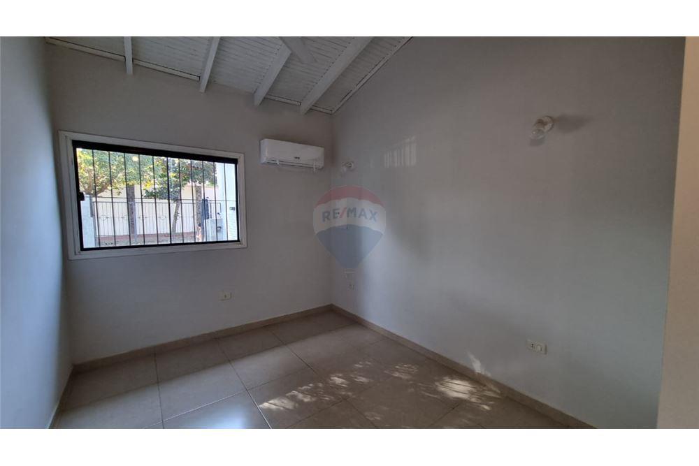 Vendo Casa de 4 Dormitorios en PB en Lambaré — foto 3