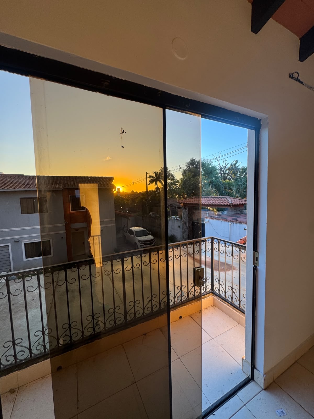 CASA EN ALQUILER – CONDOMINIO CERRADO EN LUQUE — foto 2