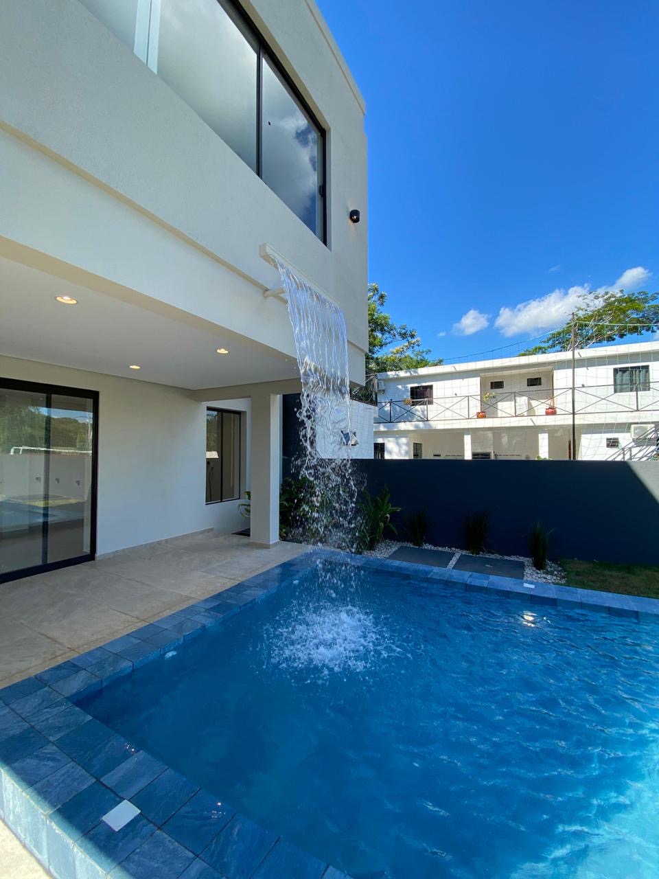 SAN BERNARDINO ZONA LOS ALPES EN VENTA HERMOSA CASA PAREADA DE 4 DORMITORIOS — foto 2