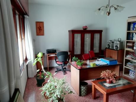 Hermosa Casa Tipo Chalet En Prado