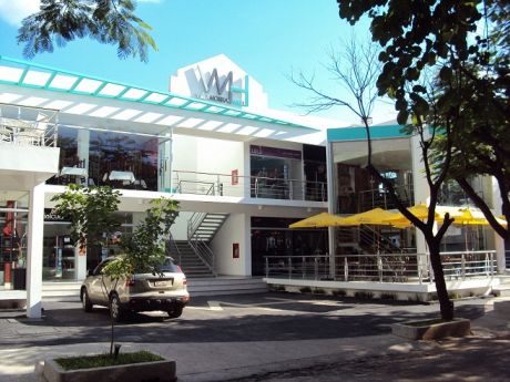 Ofrecemos Local Inmejorable En El Corazon Del Barrio Villa Morra