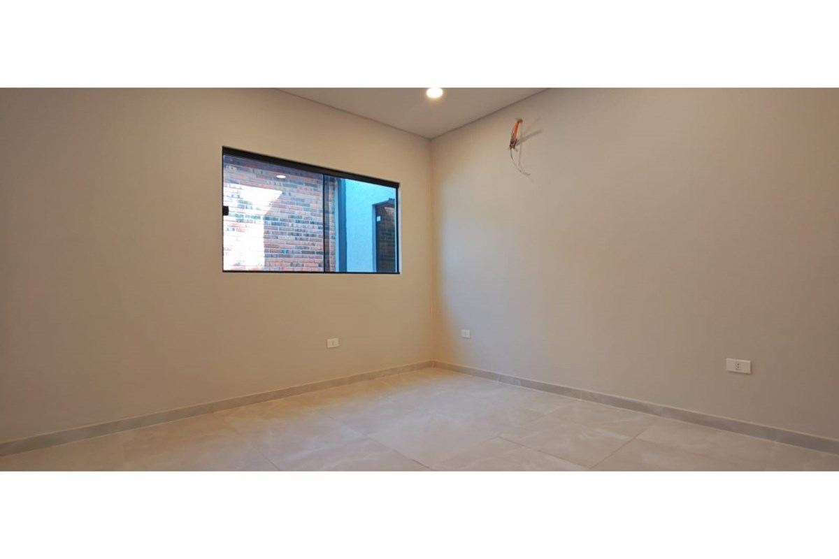 Casa-Venta-Fraccion Villa del Lago, San Bernardino, Cordillera — foto 2