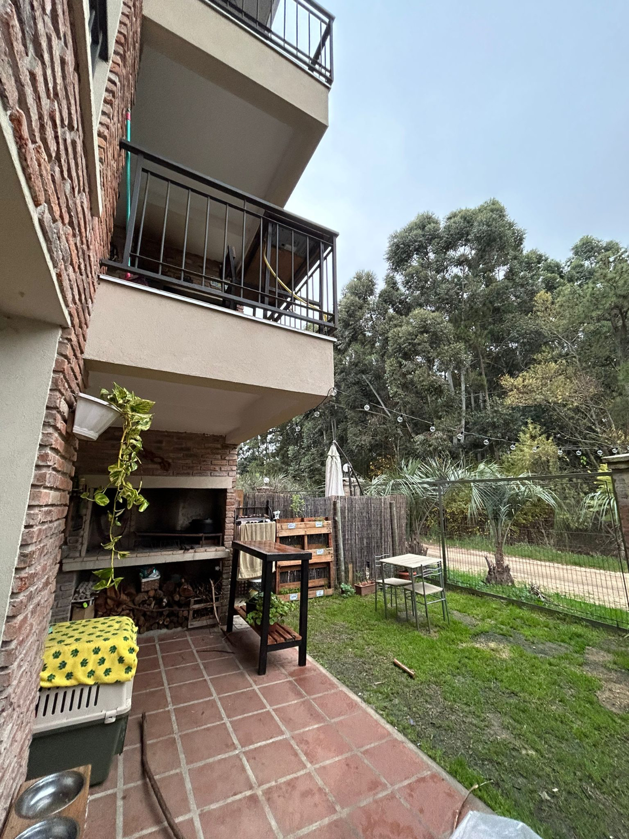 Planta baja con jardin y parrillero en Haras del Lago. 1d, garage.