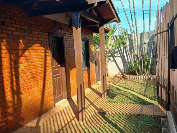 Casa en venta en Loma Pytá