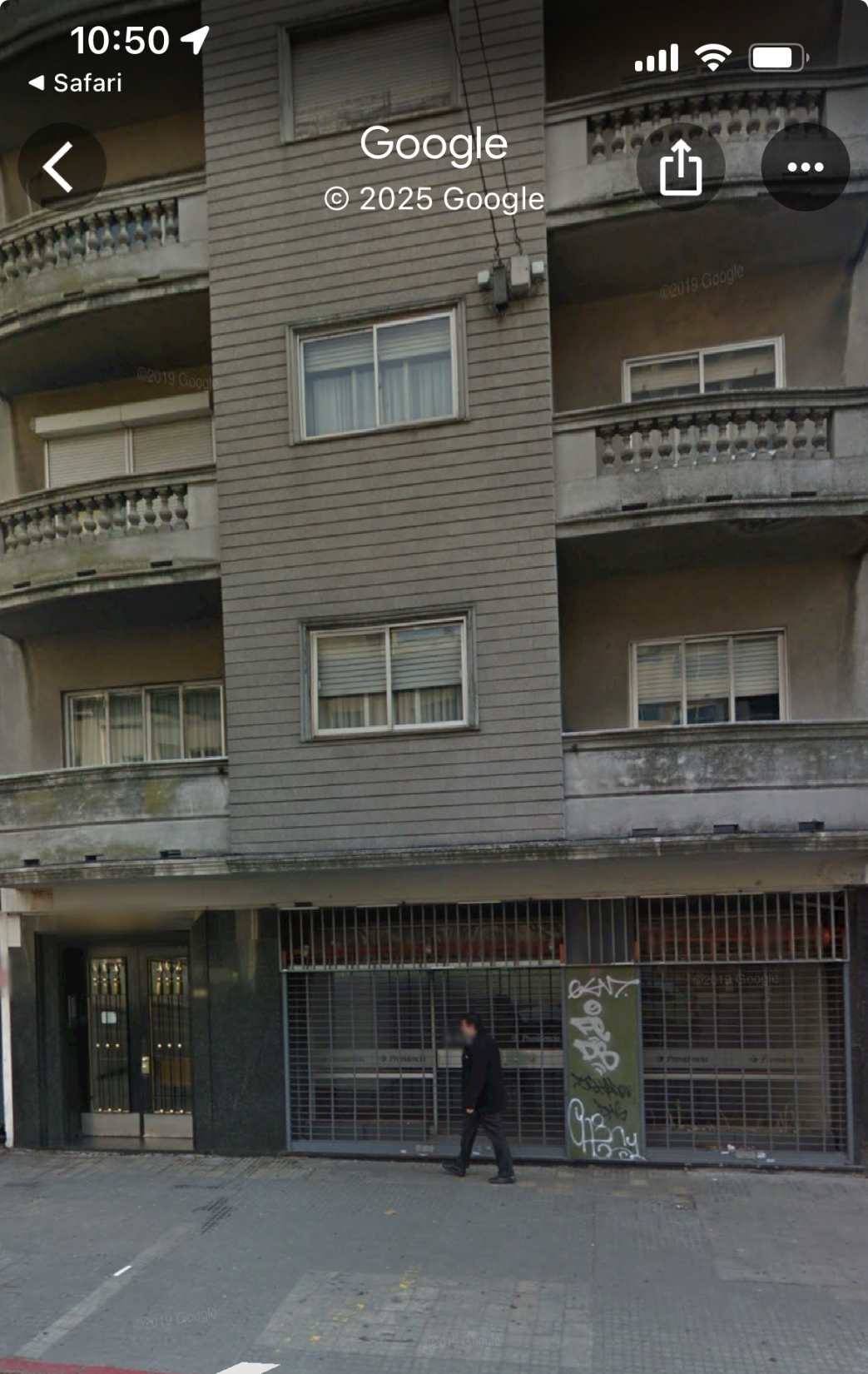 Gran Local comercial Avda 18 De Julio, 500 Metros , dos plantas , gran vidriera , deposito , call center , mercadeo · Foto 2