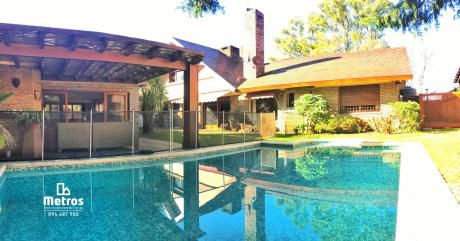 Prox. Lawn Tennis - 5 Dormitorios + Playroom + Piscina