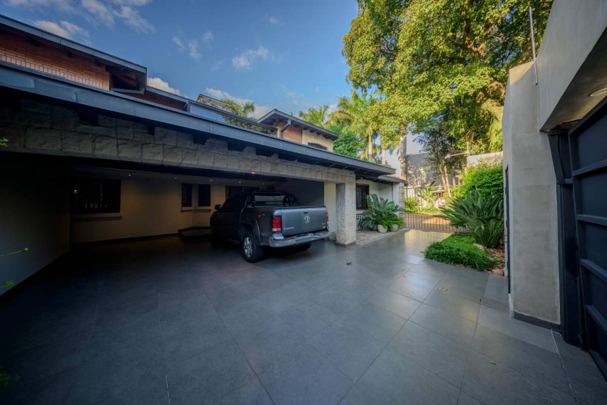 LUJOSA RESIDÊNCIA EN ALQUILER — foto 3