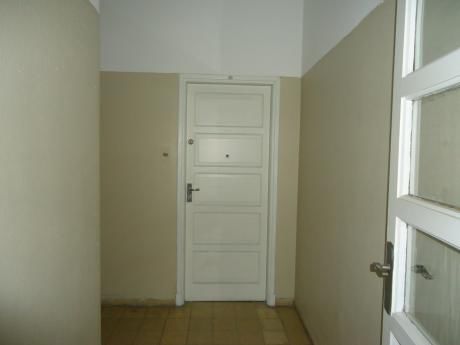 Excelente Apartamento Ideal Estudiantes 2 Dorm, Patio.