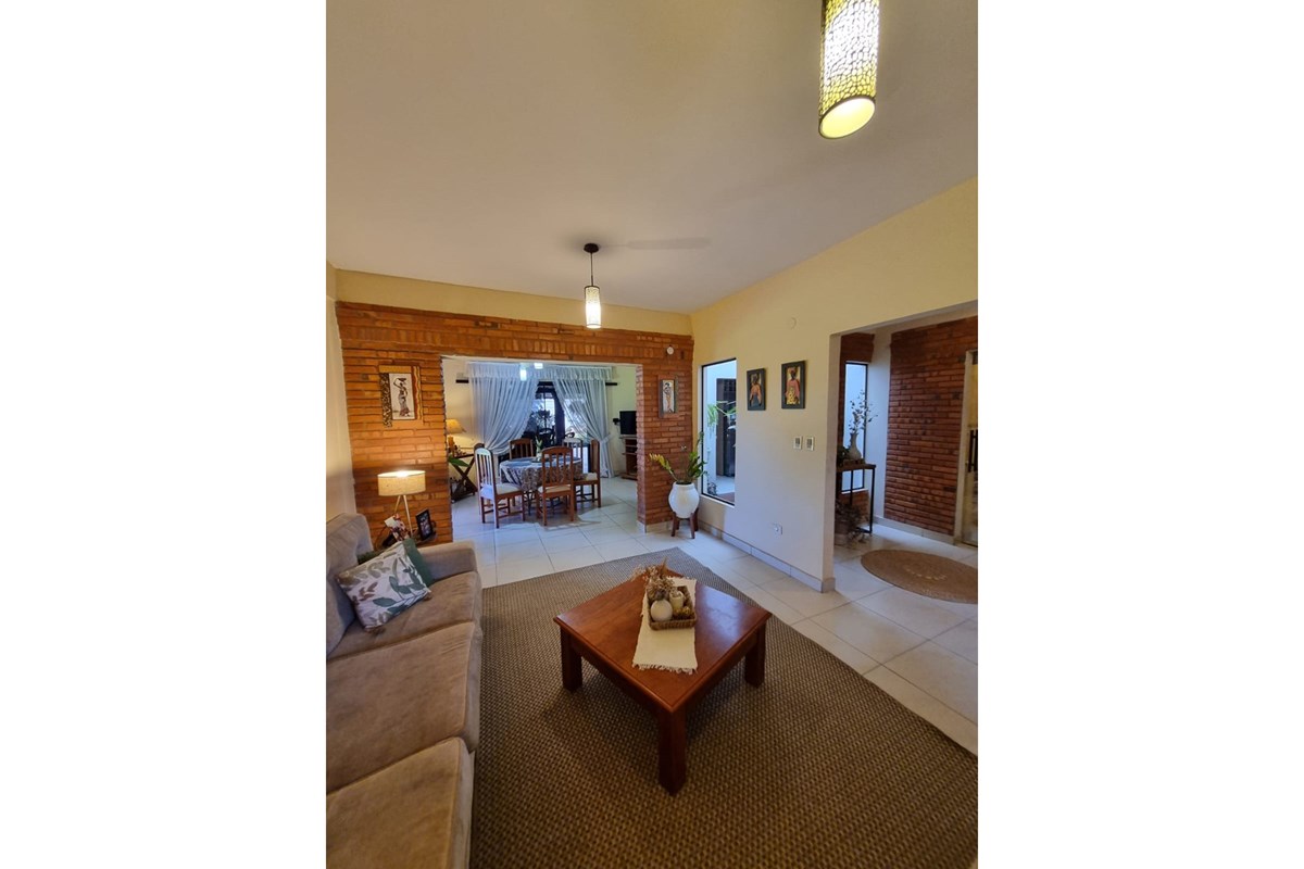 Casa en venta en Luque — foto 2