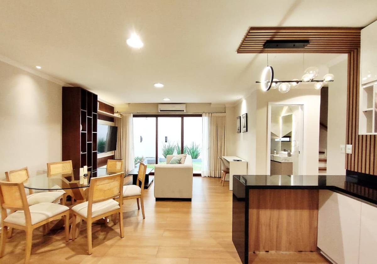 Casa en venta en Loma Pytá