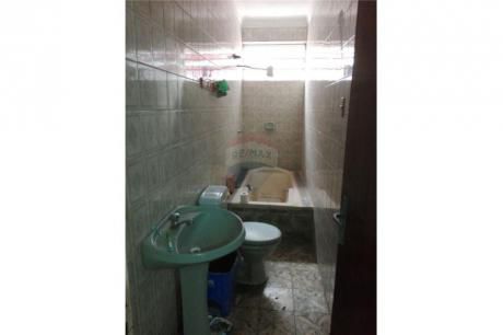 Casa Y Negocio, Ubicación Estratégica A 1 Cuadra 1er Anillo