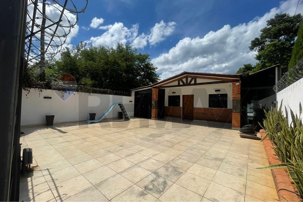 ALQUILO CASA CON PISCINA EN LUQUE — foto 2