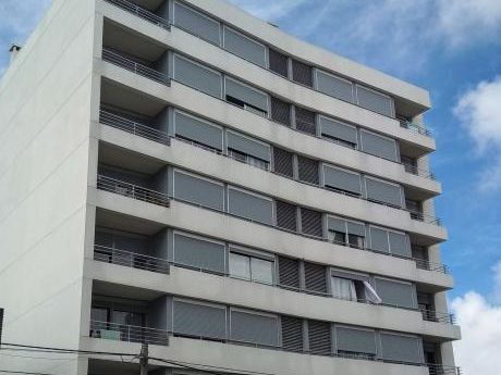 Apartamento 2 Dormitorios Con Garaje