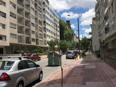 Apartamento 3 Dormitorios, 2 Baños, Pocitos