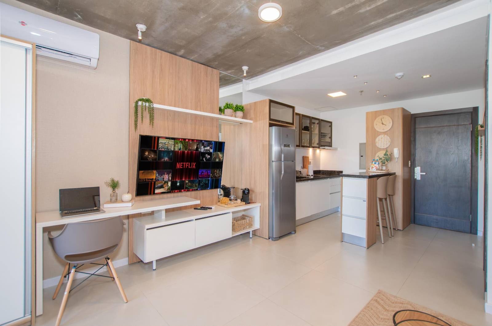 VENDO MONOAMBIENTE AMOBLADO ZONA SHOPPING DEL SOL — foto 2