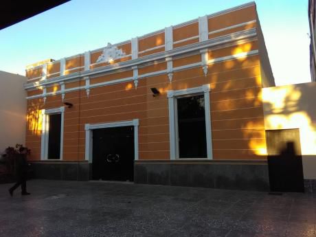 Alquilo Amplia Oficina En El Centro De Asunción