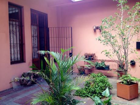 Casa En Ph En Caiguá Esq. Av. Millán