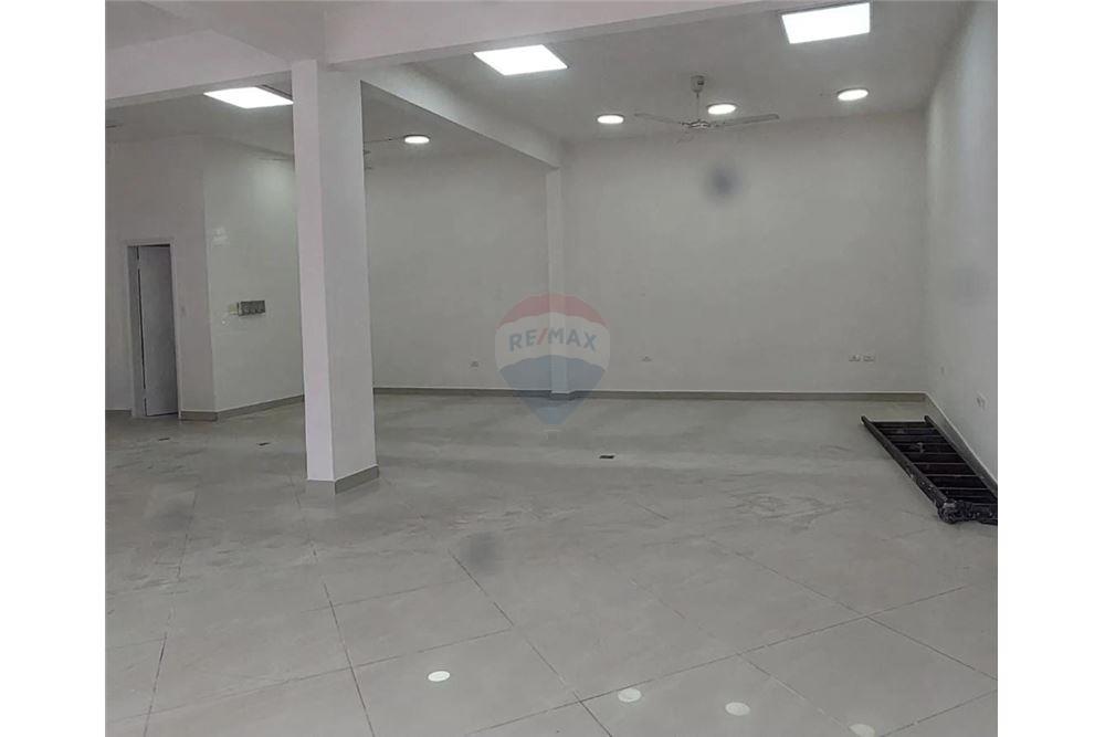 Salón Comercial en Lambare con excelente ubicación — foto 2