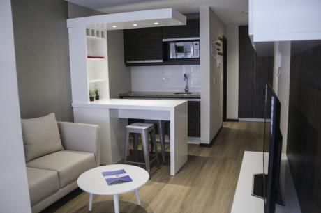 Amplio Monoambiente En 8º Piso Sobre 26 De Marzo, A Estrenar