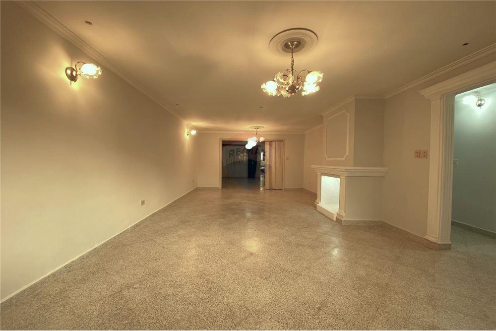 Vendo Casa de 3 dormitorios en Bo. Vista Alegre-Asunción. — foto 3