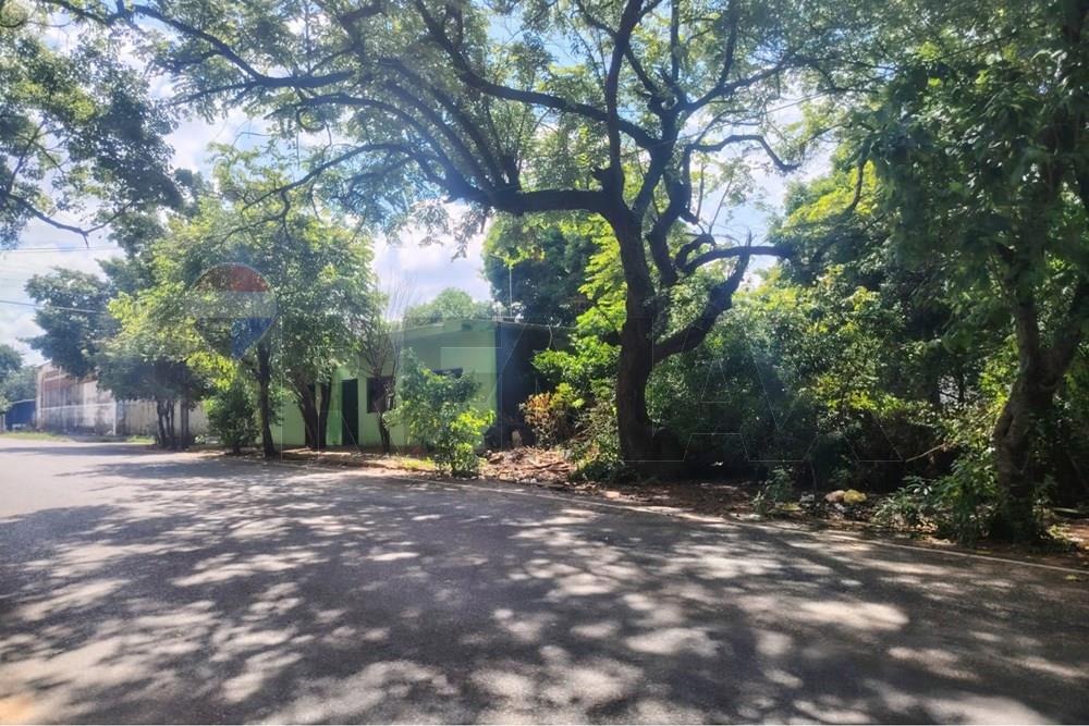 Terreno estratégico en venta, San Lorenzo, 420 m² — foto 2