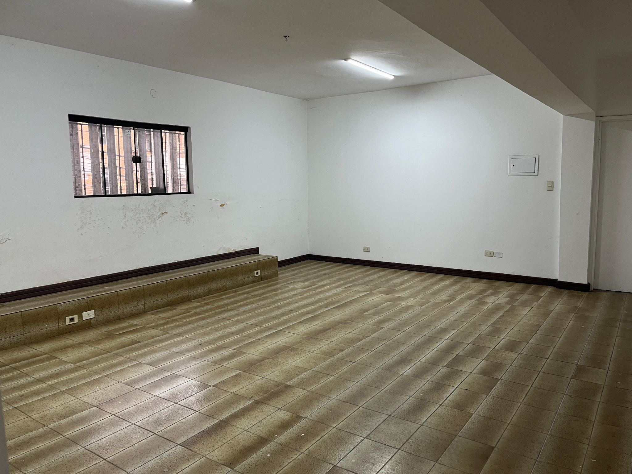 OFICINA EN ALQUILER | ZONA CENTRO – CATEDRAL — foto 2