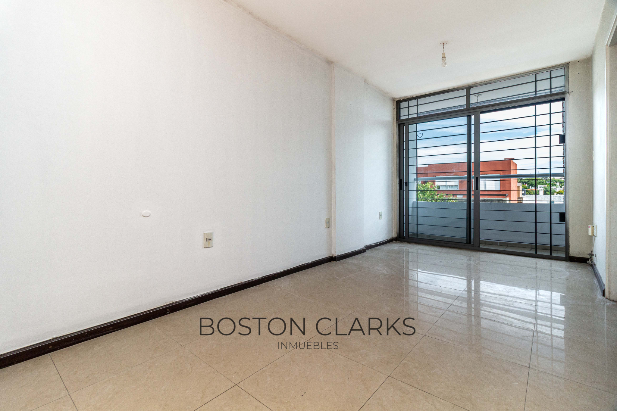 Venta De Apartamento - Un Dormitorio Y Balcon En Villa Dolores