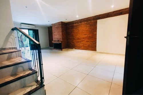ALQUILO DUPLEX EN LOMA MERLO LUQUE — foto 2