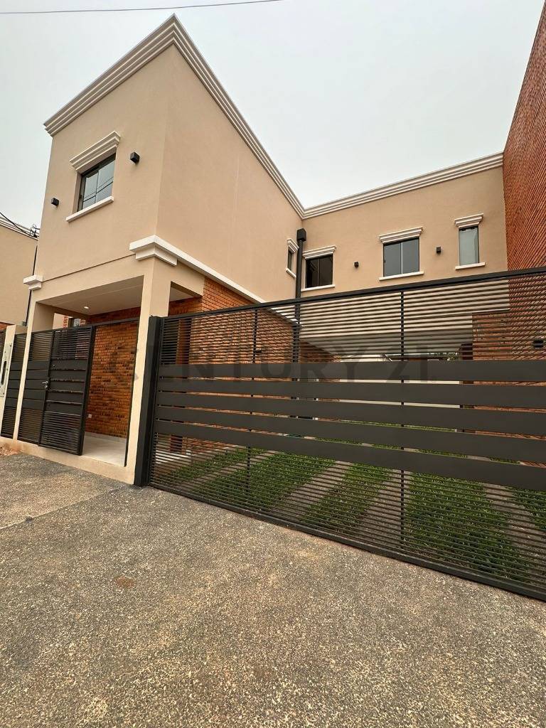 DUPLEX EN LOMA MERLO LUQUE — foto 2